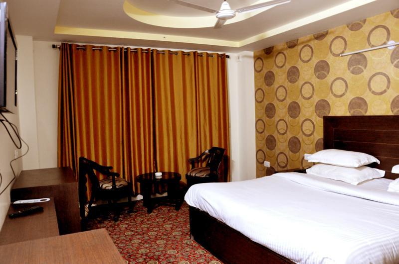 Hotel Trinetar Resorts Batoti Exterior photo