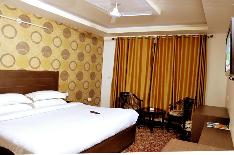 Hotel Trinetar Resorts Batoti Exterior photo